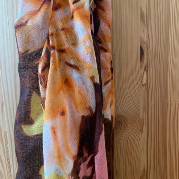 Silk scarf - Picture 3 of 3